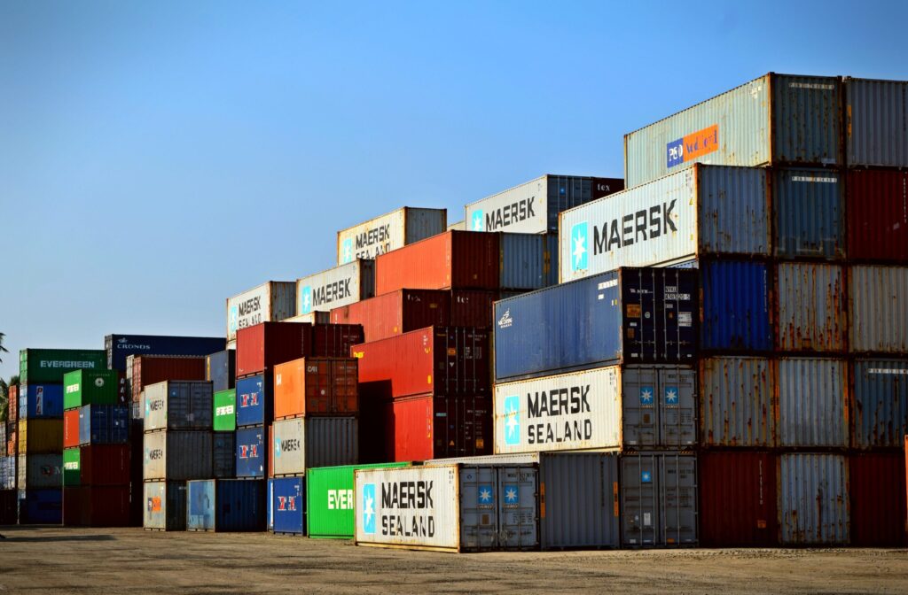 10 Essential Tips for Shipping Internationally: A Complete Guide | Power Forwarding 10 Essential Tips for Shipping Internationally: A Complete Guide | Power Forwarding